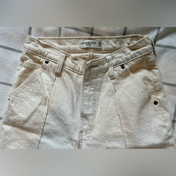 Abercrombie & Fitch The Baggy Mid Rise Jeans Cream (24/00) - Picture 5 of 5